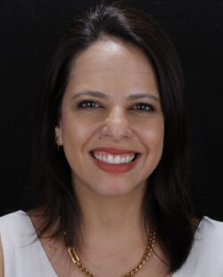 dra-perola-cortez